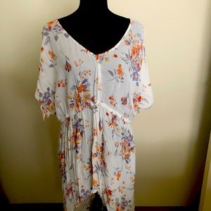 NWT Size 2 high/low Torrid shirt